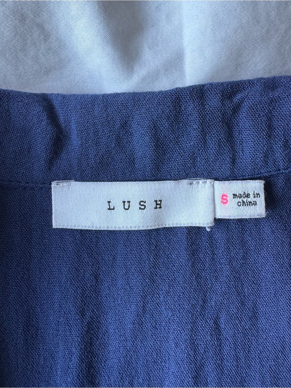 Embroidered button down crop - Picture 4 of 5